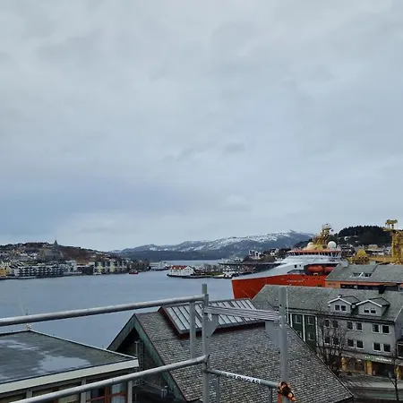 Lovely 2-bedroom Loft With Panoramic View.