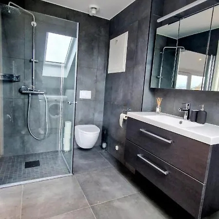 Lovely 2-bedroom Loft With Panoramic View. Διαμέρισμα